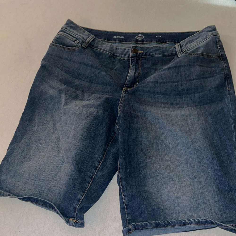 Womens Size 20 Bermuda Jeans Shorts.